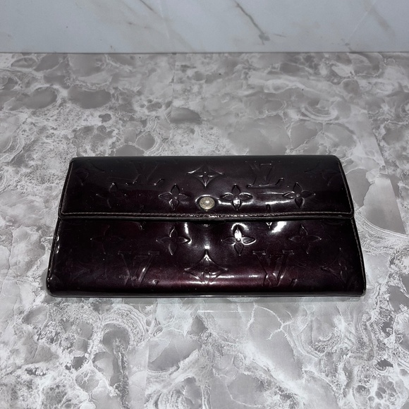 Louis Vuitton Handbags - Louis Vuitton vernis monogram long wallet